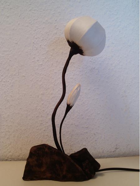 aus Hanji-Papier hergestellte Lampe